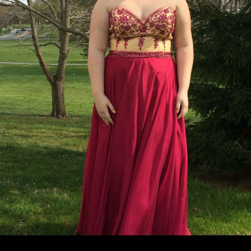 Sherri Hill formal dress